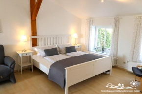41 Weiße Villa am Schwanenteich OG rechts in Burg Auf Fehmarn